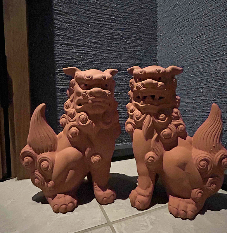 伝統鋳込シーサー立横 (赤焼) 作 宮城勝一郎