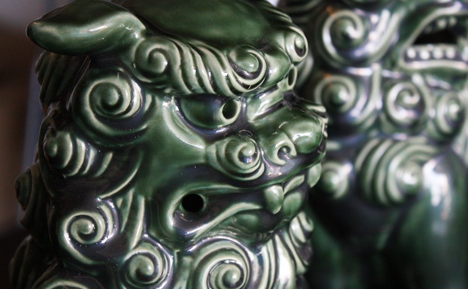 伝統鋳型シーサー立横（緑釉）作　宮城勝一郎　メス拡大写真