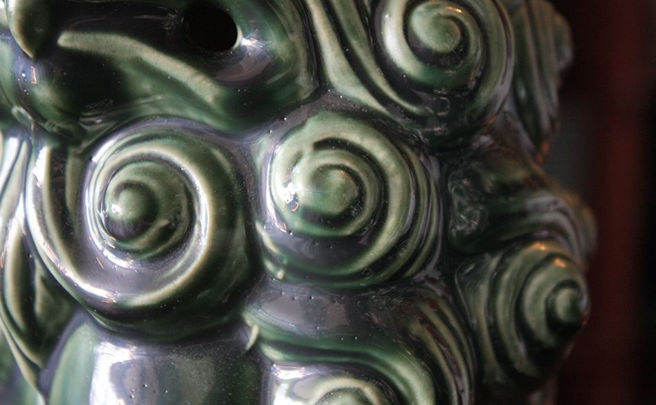 伝統鋳型シーサー立横（緑釉）作　宮城勝一郎　胴体拡大写真